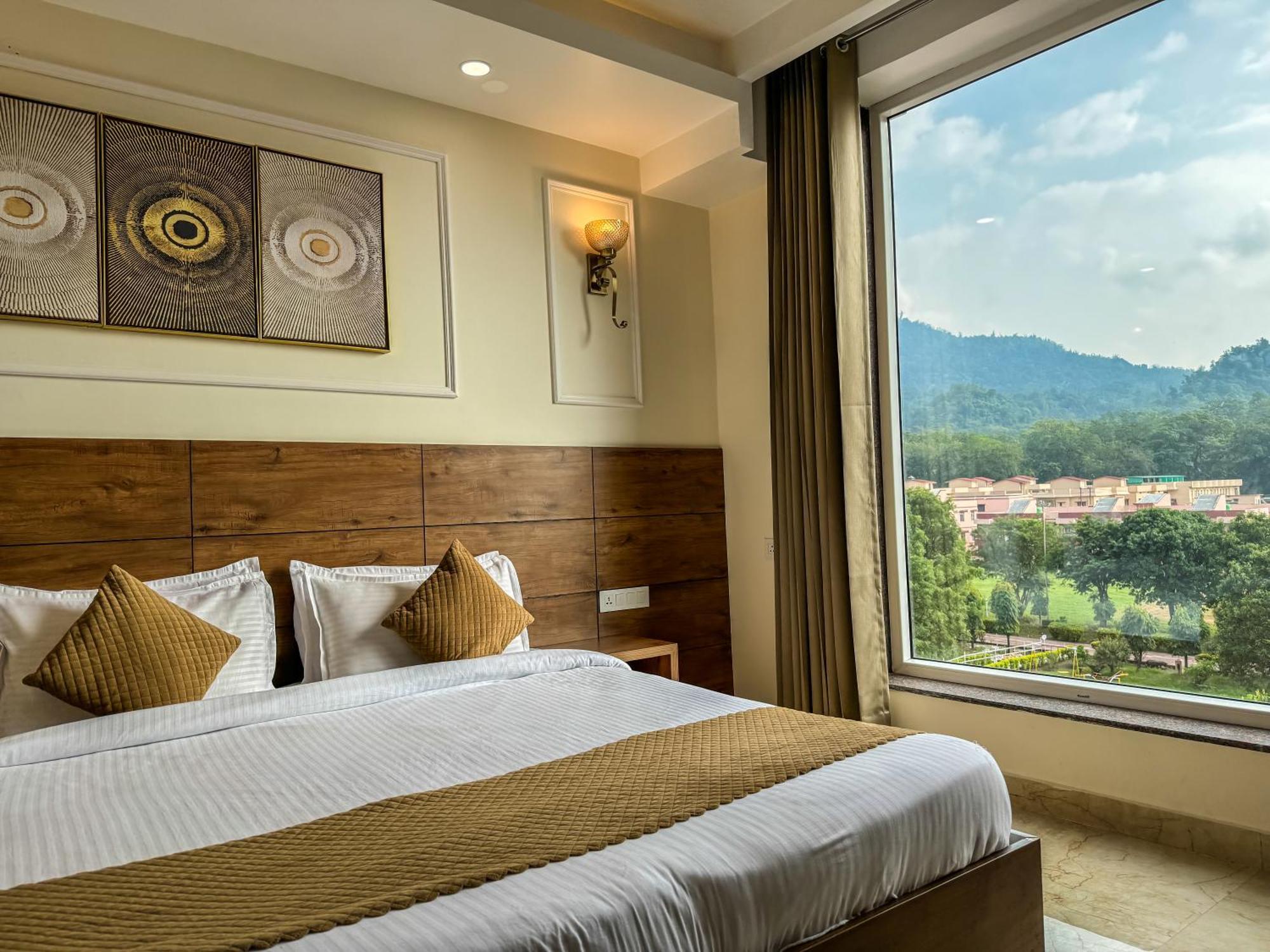 Hotel Nirvana Bliss, Behind Parmarth Niketan Rishīkesh 외부 사진