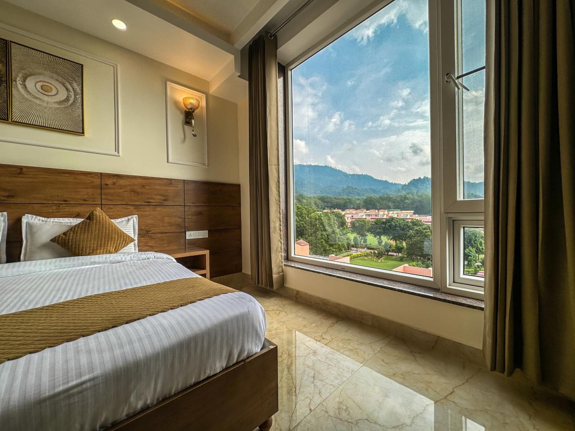 Hotel Nirvana Bliss, Behind Parmarth Niketan Rishīkesh 외부 사진